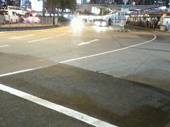 歩いて散歩中の写真

坂道が多いから疲れる。