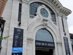 次にやってきたのは、リベイラ市場。