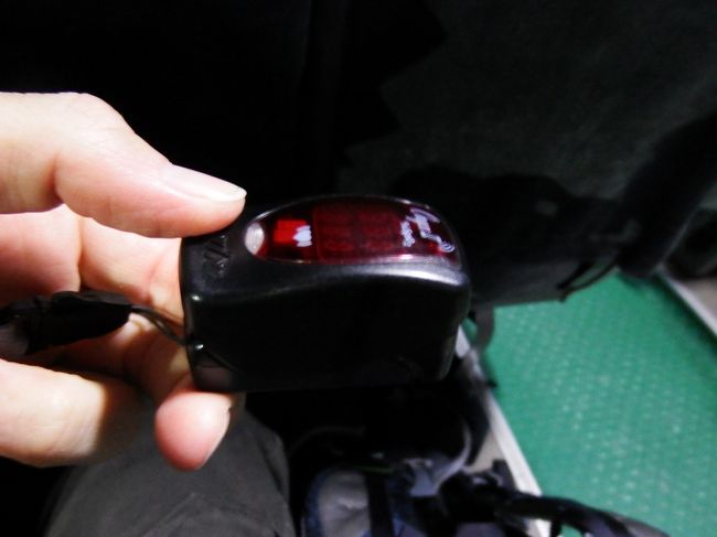 バスに乗っていつものやつを。<br /><br />血中酸素飽和濃度９４<br />脈拍数７９<br /><br />この日でチベットとお別れ、これを計測するのも最後ですね。