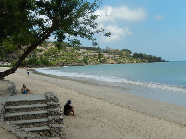 <br />　最終日。チェックアウトは21：30なのでココナッツグローブビーチへ。<br /><br />　カタマランヨットで1時間のクルーズ。風が心地よかった。<br /><br />　皆、気持ちよさそう。