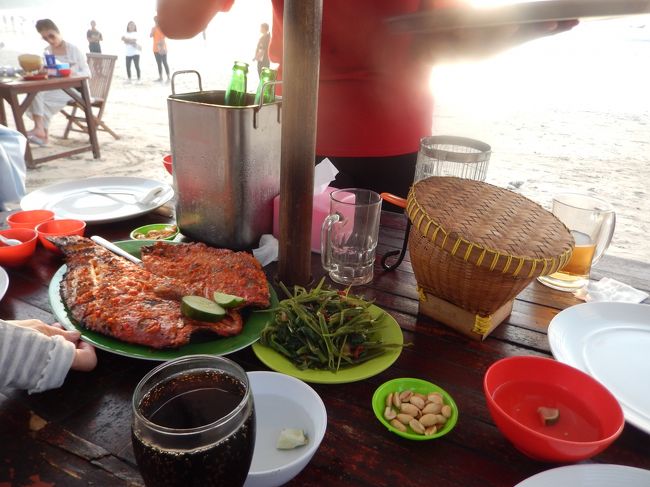 <br />　沢山頼んだが、綺麗に完食。<br /><br />　ごちそうさまでした。<br /><br />　この後、砂浜を歩いてレジデンスに帰り、パッキングして<br /><br />　タクシーで空港へ。<br /><br />　皆、大満足で楽しい旅でした。<br /><br /><br />　いつもながら、スタッフのKさんバトラーのアリョ大変お世話になりま<br /><br />　した。ありがとう！！