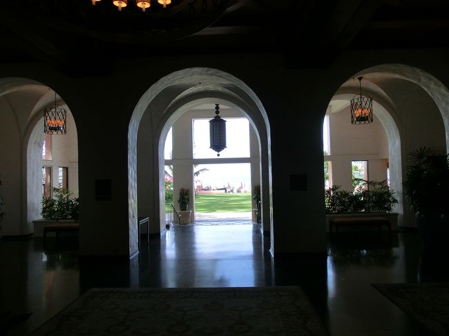 ロビーからビーチへの通路。<br /><br />好きな場所です。映える！！