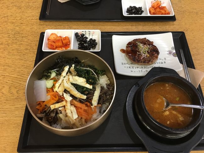 アウトレットモールのフードコートで<br />ビビンバ