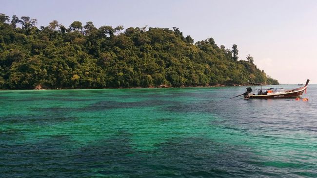 ロックナイ島のヤイ島寄りで二本目。<br />ヤイ島よりさらに透明度は上がる。