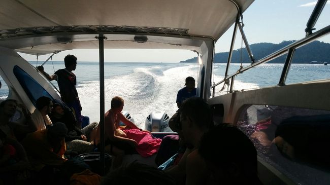 上がってツアーは終了。ホテルに帰って４時だった。突然決めたツアーだったが楽しめた。<br />ランタの海も悪くない‼