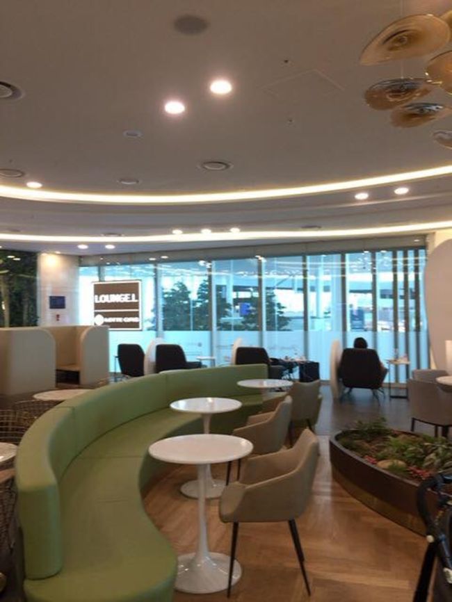 行きと同様AREX利用をしたので、ソウル駅でチェックインを済ませました。<br />ササッと制限エリアまで行き、ラウンジへ。<br />第2ターミナルは初めての利用でした。<br />雰囲気は第1ターミナルと似ています。<br />こちらはLOUNGE L。<br />あまり混んでいなく、フードが美味しくて、個人的にここのラウンジが第2ターミナルの中で一番好きかも。