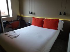 メルキュールポルトセントロホテル。
チェックイン時間までちょっとありましたが部屋に入れました。
このホテルもかわいい。