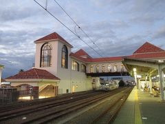 館山駅ともお別れです。本日の宿泊先、勝浦に向かいます。