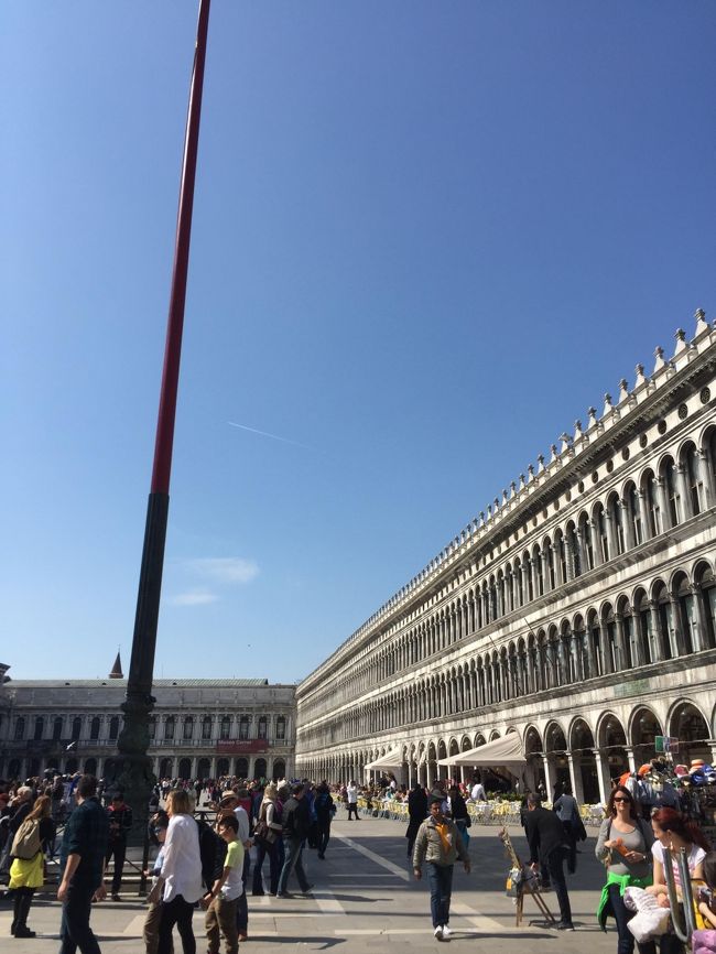 サンマルコ広場<br />約2時間の現地ツアーで散策<br />（歴史に詳しくない我々は、日本語の説明は外せない）
