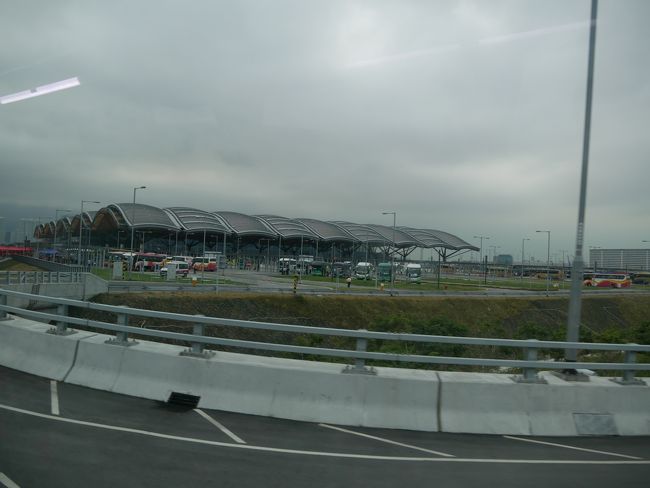 港珠澳大橋の国境建物です。<br />大きいですね。