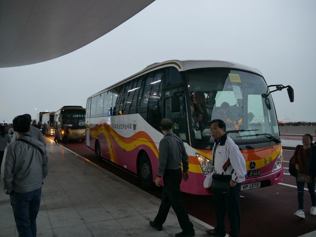 今回、私が乗車したのはこちらのバス。<br />車内は快適でした。