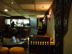 友人と待ち合わせて、新しく出来たBahdja（バーシャ）へ。北アフリカ料理のお店です。 Ho Tung Mau通りのAu Lac 2 Hotelにあります。