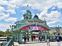 じゃん！東京ディズニーランドでございます。
前回従妹が来た時もランドだったから今回はシーかな？と思ったけど、やっぱりランドらしいです。