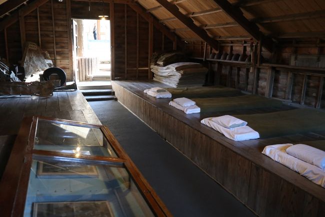何もない簡素な兵舎。当時の若者たちはどんな気持ちでここで寝ていたのだろう。複雑な気持ちになりました。