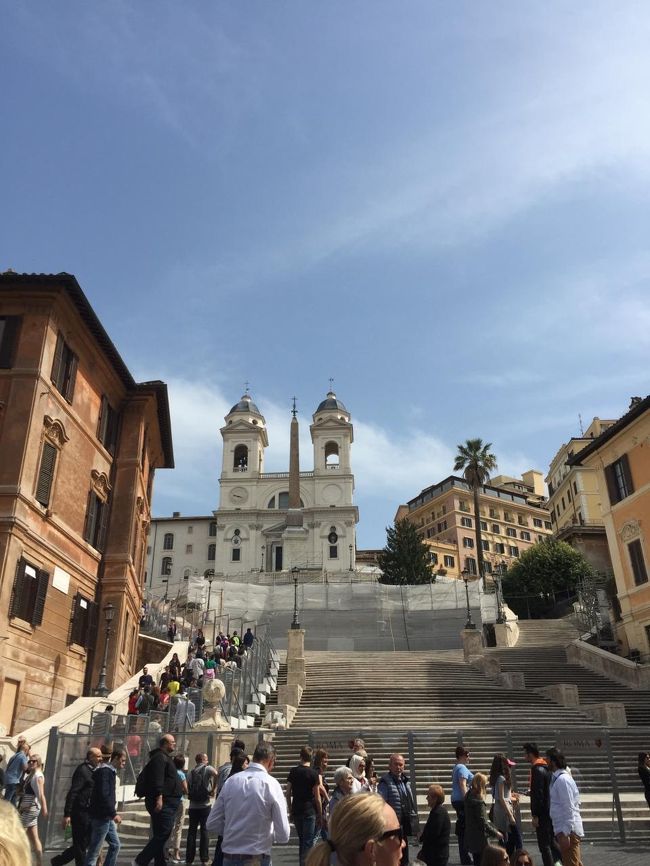 スペイン広場<br />工事中で少しがっかり、あと、物売り（押し売り）が多い