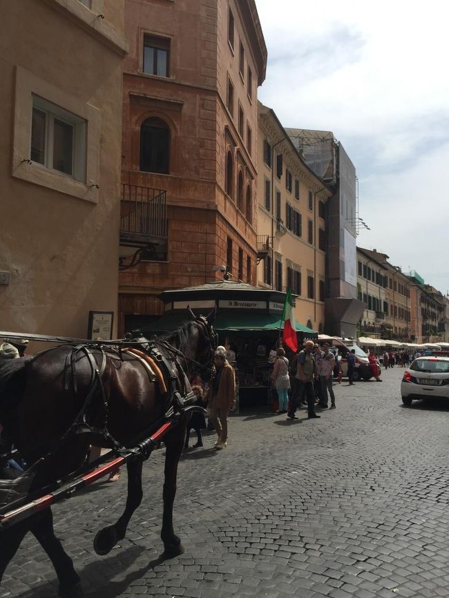 ただ歩いているだけで充分観光になる