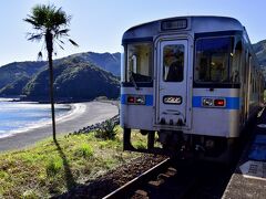 土佐久礼駅のお隣にあります、安和駅にやって来ました
この駅も列車本数が非常に少ない上に列車接続も悪く、私的にこれまでなかなか足を伸ばすことが出来なかった四国の地の一つであったんですよねえ