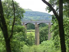 ポントカサルテ水道橋。送水、運河、歩行者通路を兼ねているようです。