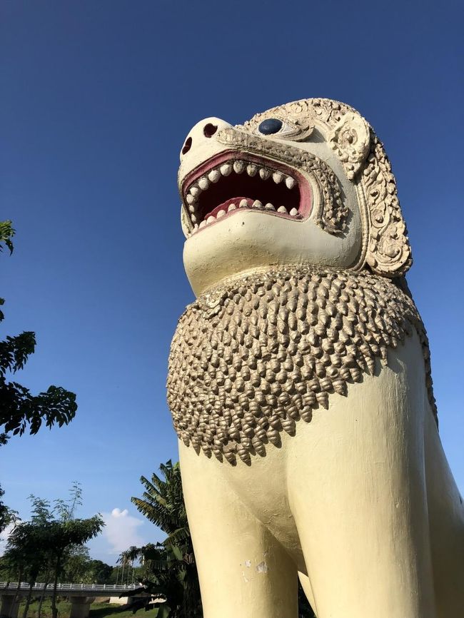 橋を守るライオン。<br />カンボジアにはこのライオンがどこにでもいて、かわいいのです。<br />アンコールワットにもいるけど、昔、ライオンがいたのでしょうかね。