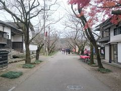 桜は葉もなく枝のみ
所々紅葉もありました&#127809;