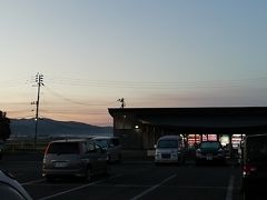 道の駅　田舎館　の朝。火曜日です。

弘前の市街地には、ここと言った車中泊スポットが無かったので、10㎞少々移動しました。
尚、田舎館、黒石あたりは既に来ていますので、この道の駅で寝るのは２回目ですｗ