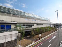 伊丹空港　10:05頃到着

大阪モノレール大阪空港駅から京都の烏丸御池へ向かいます。
今回の旅行は、飛行機で東京-伊丹の往復＋大阪のホテル2泊を利用。
この時期、京都のホテルは混んでいて予約が撮り難いので、大阪泊を選びました。