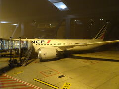 パリCDGからAF夜便でヒースローへ。
