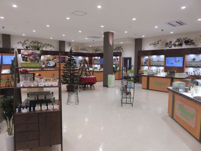 【グランドオープン】<br />ショップは品物が増えていました。<br /><br />