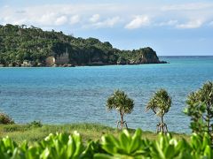 古宇利島の手前、屋我地島側の橋近くにある美らテラスというところからの風景。
いくつかの飲食店や土産物屋が集っており、レンタサイクルもできます。
駐車場は無料。