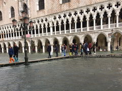 ベネツィアへ1泊旅行
　記録的な大洪水に遭遇する。