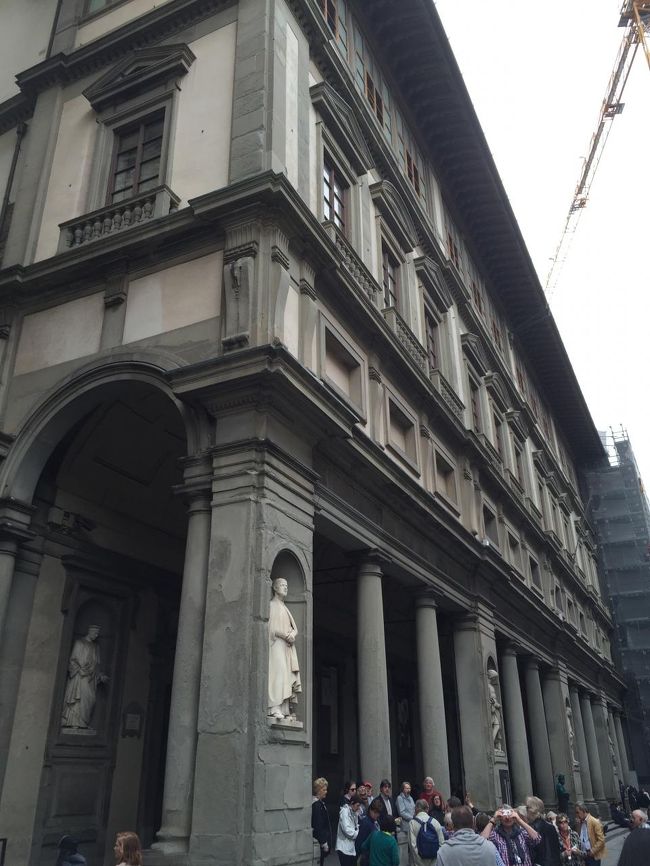 ウフィツィ美術館へ何とか閉店間際に滑り込み（予約が必要との情報もあったが、今回は並ぶ必要もなかったらよかった）