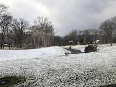 3日目の朝
カーテン開けるとちょい雪景色～～
これを見にニセコに来たんです！