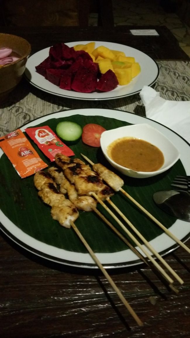 チキンサテもオーダーしましたよ。<br /><br />とってもスパイシーでサテに味があって美味しかったよ(ᵒ͈̑ڡᵒ͈̑ )