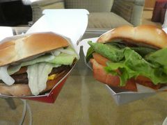 本日の昼食はジャックインザボックスのハンバーガー。
togoして、ホテルで食べます。
