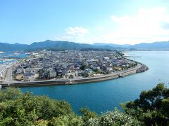 続いて仙崎にきました。
金子みすゞさんのふるさとです。
この景色は王子山公園から。

本日はこの近くのホテルに泊まります。