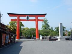 お宮横丁前の富士山本宮浅間大社へ。