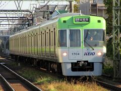 昼食をとって、JR中央線快速で吉祥寺まで行き、京王井の頭線に乗り換え。