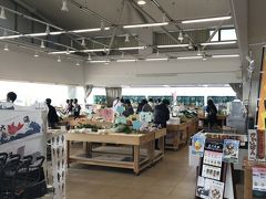 うらりマルシェ二階 野菜館