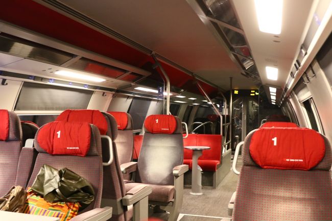 乗り換え駅のVispに着く前に長いトンネルを通ります。