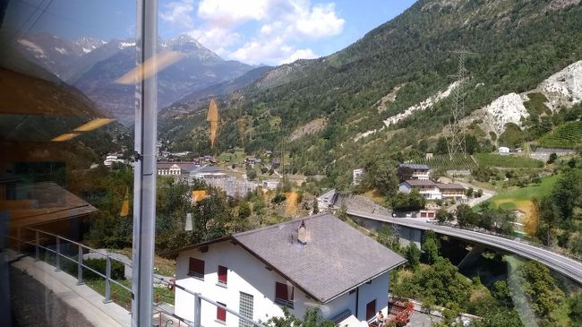 Vispでツエルマット行きに乗り換えます。どんどん高いところに進んでいきます。