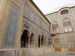 世界遺産、「ゴーレスターン宮殿」へ。