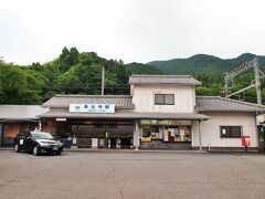 ９時半・・・長谷寺駅に着きました。

１日しかないので、どこのお寺を訪れようか・・・。

長谷寺や室生寺エリアがいいかな・・・と考えました。地図上２つのお寺は、同じエリアで近そうなのですが・・・公共交通機関で行こうとすると、けっこうキツキツで、どちらもゆっくり味わえなくなりそうなので、ひとつにしてゆっくり見よう・・・と決めました。

快慶展が４日までじゃなければ、紫陽花の咲き始める頃に合わせたかったのですが・・・。

室生寺は魅力的な雰囲気のお寺なので、一度は訪れたいのですが・・・仙台で催された展覧会でご本尊を見たことがあるし、今回は長谷寺を訪れることに決めました。