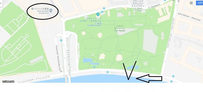 Ｖ字の橋。〇がワシリイ聖堂、歩いて行ける距離にある