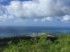 ここからの眺めは絶景。
海のブルーが美しい。
道はちょっと悪かったかな…。