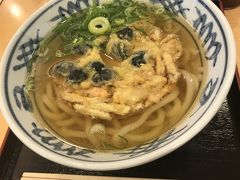 西紀SAによって お昼ごはん
黒豆うどんにしました