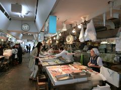 小腹が減ったので、青森駅近くにある「青森魚菜センター」へ
