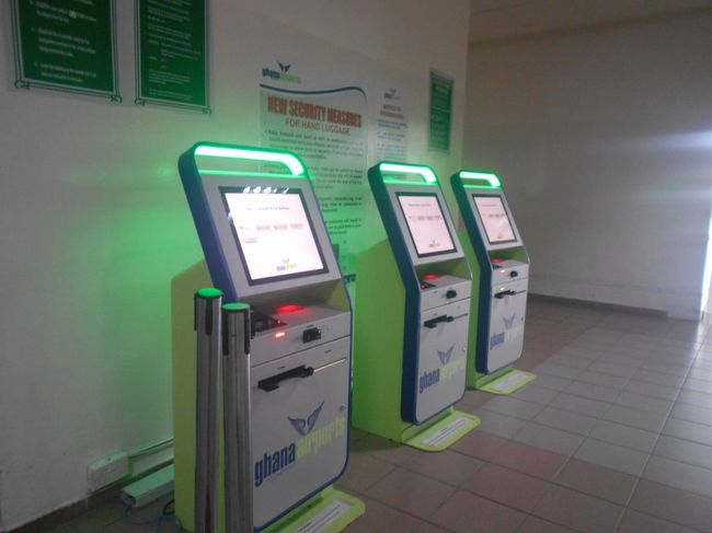 アクラからサントメ・プリンシペの首都サントメへはTAPポルトガル航空を利用します。