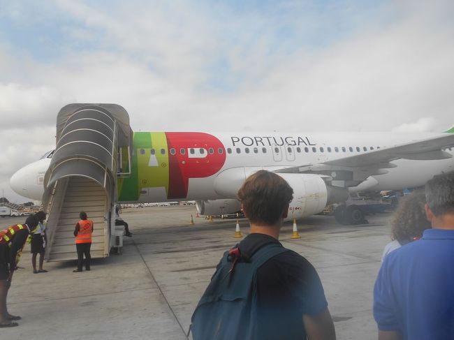 リスボンからのTAPが到着。アクラからは15人程が搭乗します。