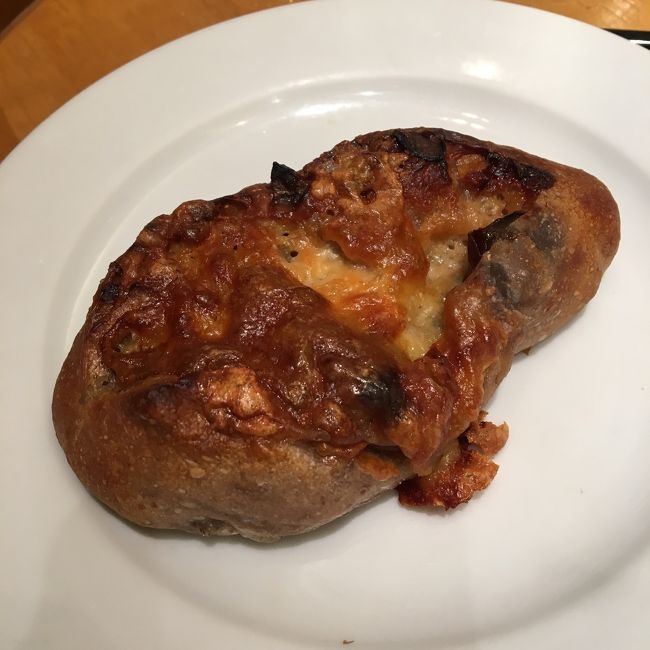 ゴルゴンゾーラと栗のパン。絶妙な組み合わせで美味しかった！