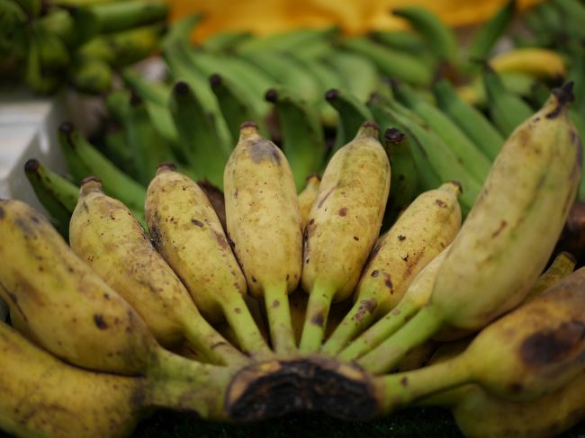 昔よりバナナを良く見かけるようになった気がする。気のせい？<br /><br />オートーコー市場は人も多くなく落ち着いて見て回れて良い。食事もできるし結構お気に入り。猥雑で活気のある市場もいいんだけどね。